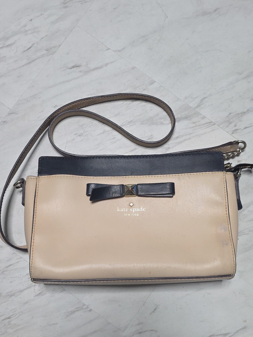 kate spade Two-Tone Beige and Black Bow Crossbody